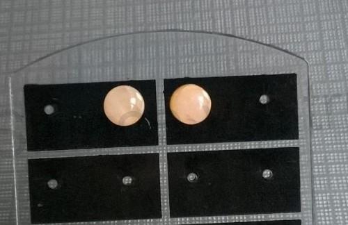 Puzetové náušnice růženínové 8 x 8 mm (X825)
