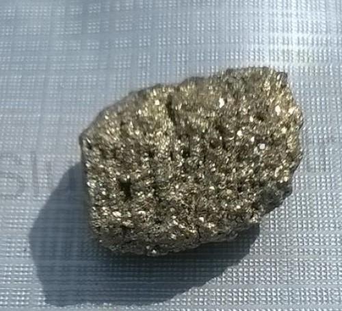 Pyrit drúza Peru 118,7 g (X859)