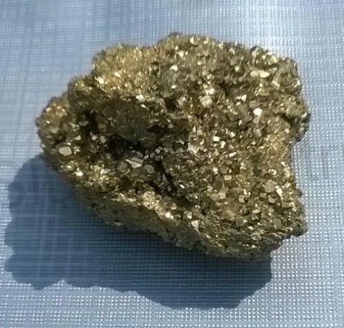 Pyrit drúza Peru 311,2 g (X860)