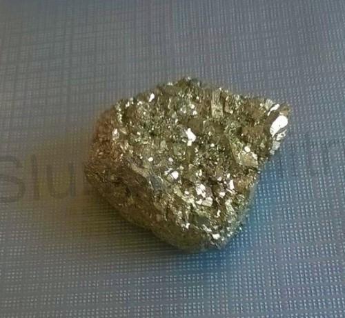 Pyrit drúza Peru 118 g (X861)