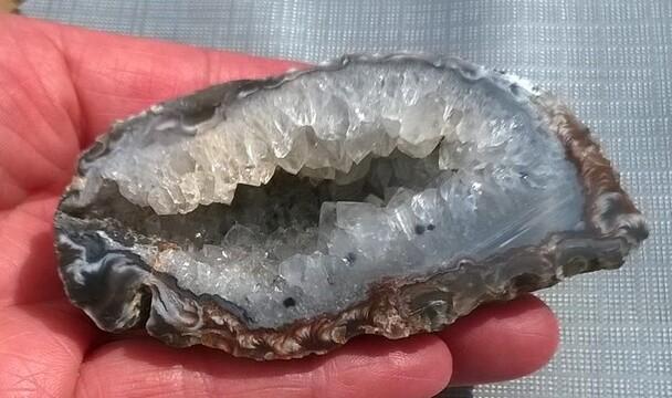 Achát peříčkový - geoda 170 g - (Brazílie)  (X953)