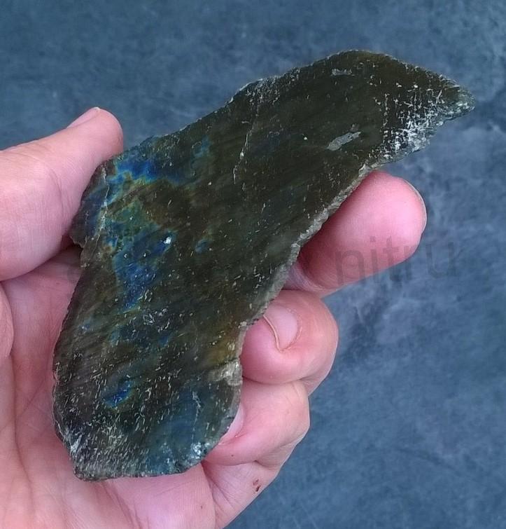 Labradorit polobroušenný plátek 105 g (Madagaskar) (X960)