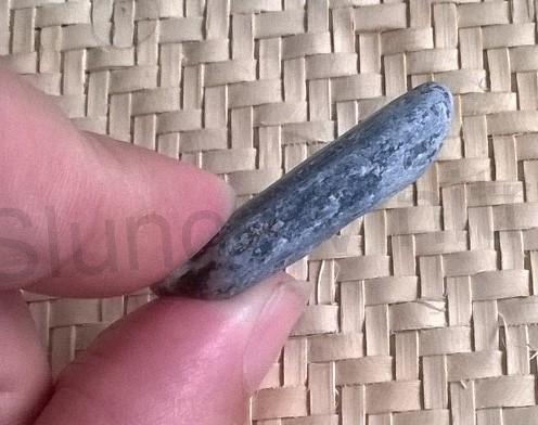 Kyanit surový 8,7 g (Brazílie) (X977)