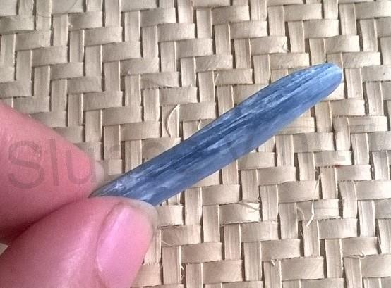 Kyanit surový 3,3 g (Brazílie) (X980)