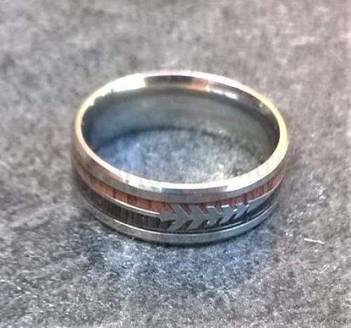 Pánský prsten se šipkou, nerez ocel a havajské koa dřevo velikost 59 (BP386)