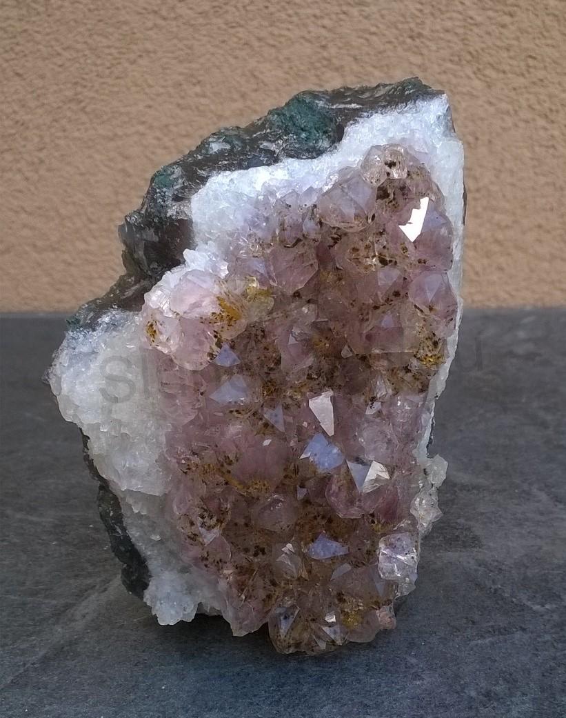 Ametyst drúza narostlá v chalcedonu 394g (Brazílie) (X1154)