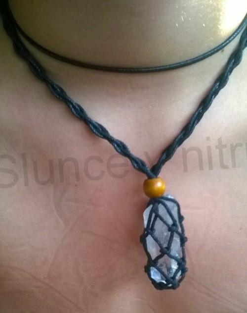 Náhrdelník Křišťál špice na pletené šňůrce (Brazílie) (X1172)