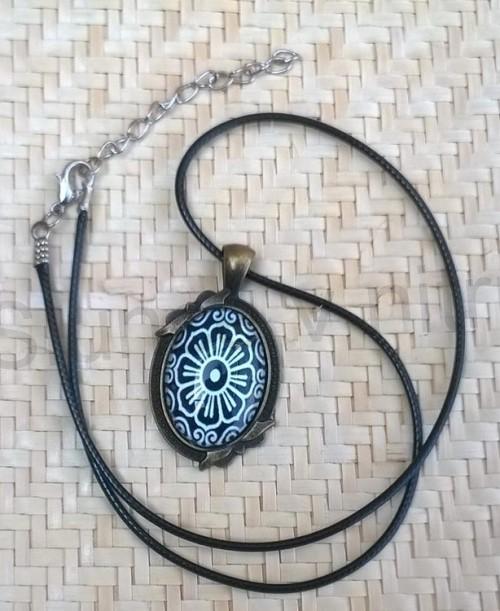 Náhrdelník s přívěškem mandala (BD538)