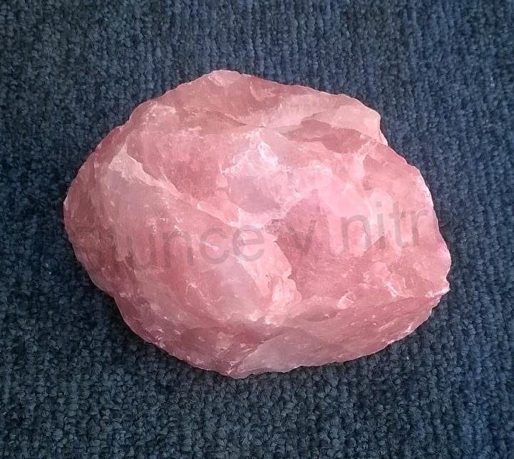 Velký Růženin surový 1901g (Madagaskar) (X1220)