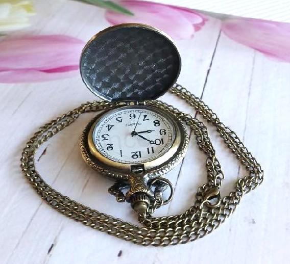 Kapesní cibulové hodinky s řetízkem - Běžicí koně (H336)