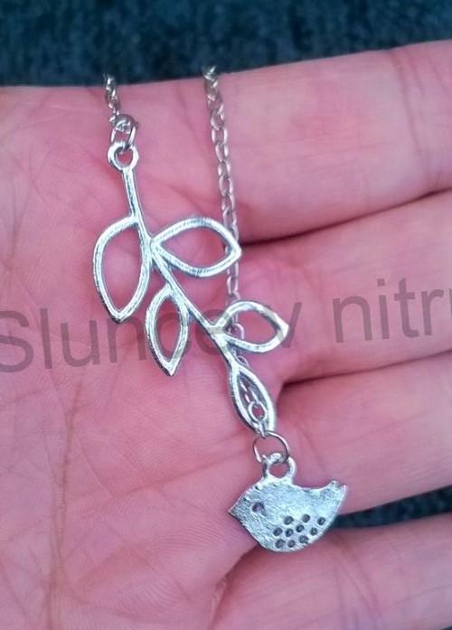 Náhrdelník s přívěškem Lístku  s Ptáčkem (BD616)