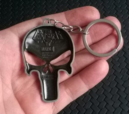 Klíčenka, přívěšek na klíče Punisher platinová (H352)