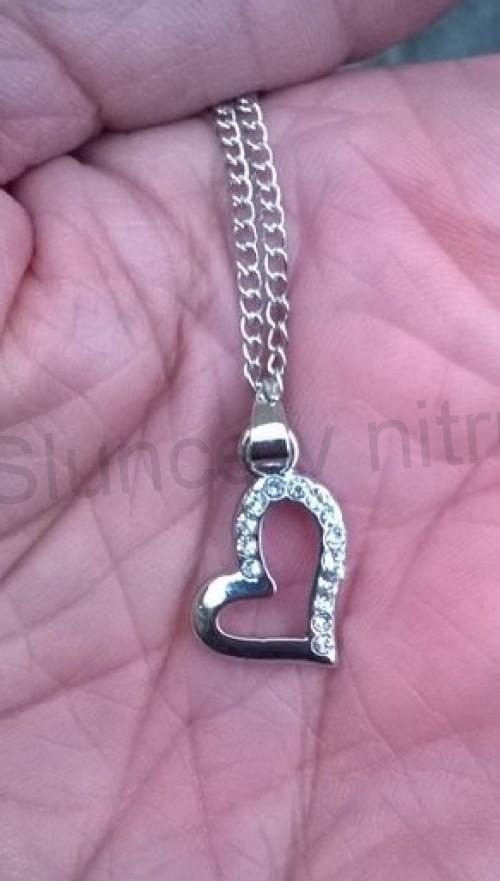 Náhrdelník s přívěškem Srdce, srdíčko s čirými kamínky (BD585)