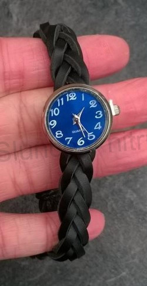 Hodinky v náramku červené (H362)