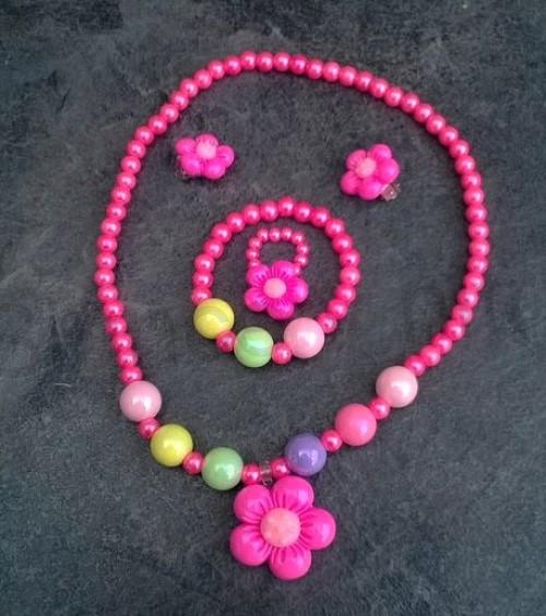 Dívčí sada. set šperků 4 ks (H375)