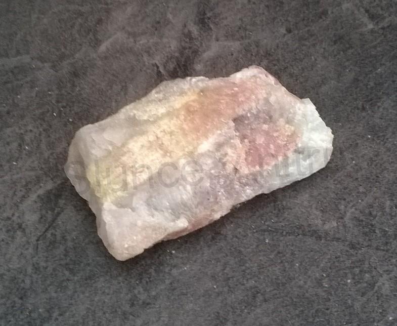 Turmalín rubelit surový 81 g (Brazílie) (X1284)