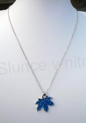 Opálový minerální náhrdelník ve tvaru javorového listu (X1288)