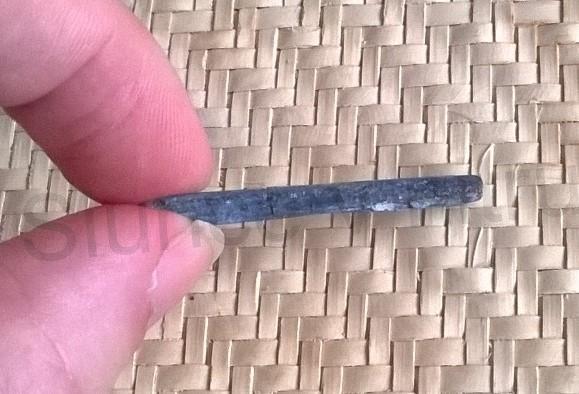 Kyanit surový 2,8 g (Brazílie) (X1340)