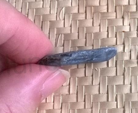 Kyanit surový 4,7 g (Brazílie) (X1341)