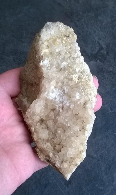 Drúza kalcitu 253 g (Česká Republika) (X1380)