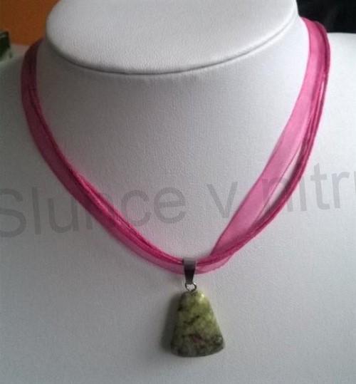 Náhrdelník přívěšek s rubínem v zoisitu (X1388)