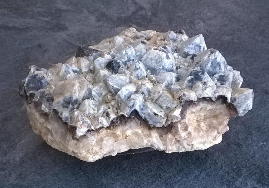 Drúza Morionu s ametystem 450 g (Česká Republika) (X1463)