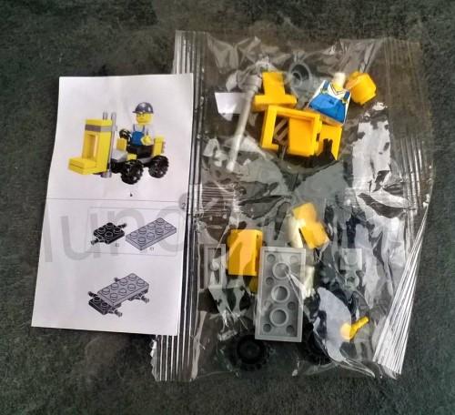 Stavebnice lego pracovník s vysokozdvižným vozíkem (D50)