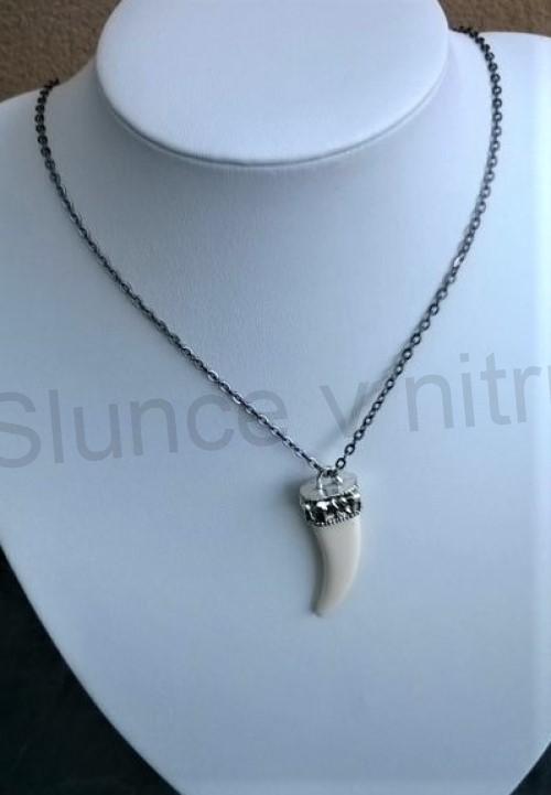 Náhrdelník s přívěškem Vlčího zubu (BD677)
