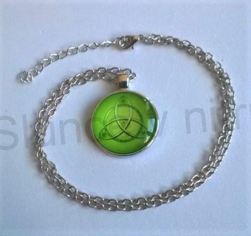 Náhrdelník s přívěškem Triquetra (BD689)