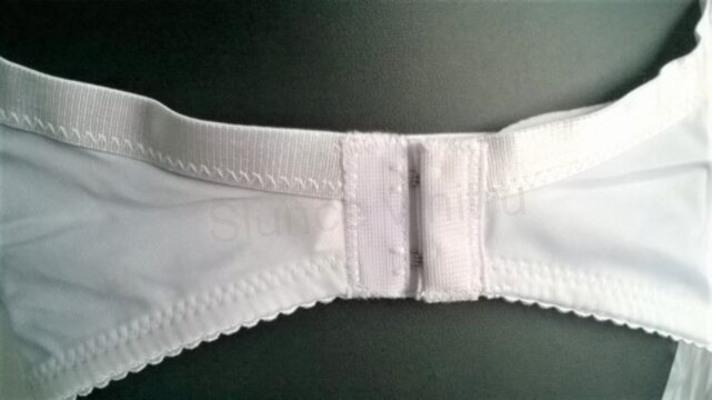 Dámská krajková podprsenka s kosticemi bez výstuže 105C černá (K205)