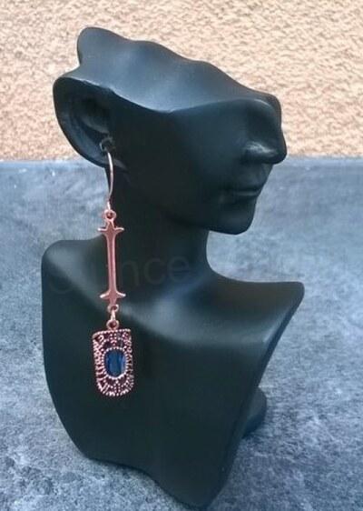 Kované visací vykladáné náušnice ozdobné s kamínkem (BB729)