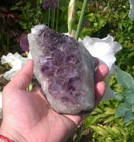 Ametyst drúza narostlá v chalcedonu 1070 g (Brazílie) (X1657)