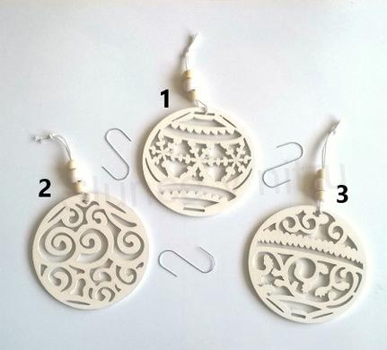 Dřevěné výřezy - závěsná ozdoba vánoční koule bílá č. 2 (V143)