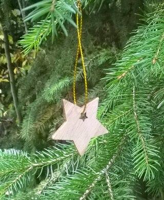 Dřevěná vánoční ozdoba hvězdička v hvězdě 1 ks (V157)