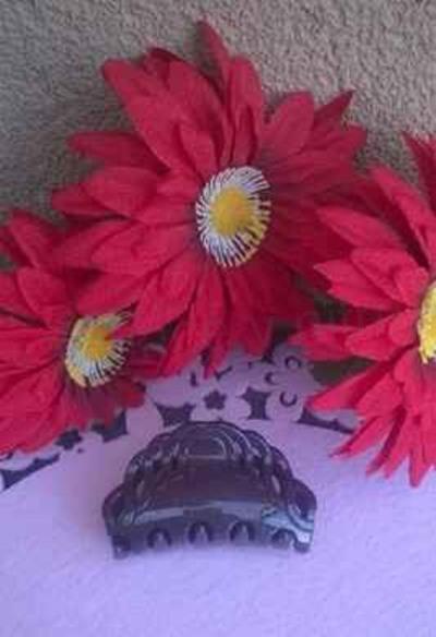 Střední skřipec do vlasů ozdobný 7 x 4,3 cm (H521)