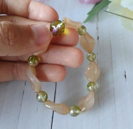 Korálkový náramek ze skleněných korálků – Jablonecké korálky (BC570)