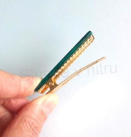 Střední acetátová sponka do vlasů barevná zelená (H553)