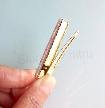 Střední acetátová sponka do vlasů barevná růžová (H554)