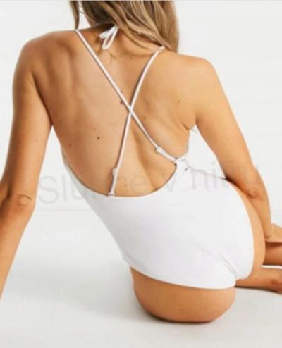 Dámské jednodílné plavky Boohoo – bílé, výstřih do V (46 / 2XL–3XL) (K432)