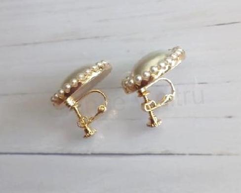 Zlaté perlové klipsové náušnice bílé (BB831)