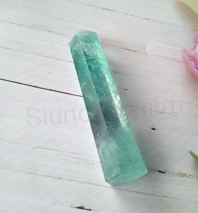 Fluorit zelený broušená špice 99 mm | 88 g (X1990)