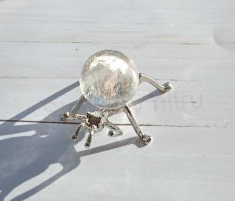 Kovový podstavec mravenec stříbrný (AE47)
