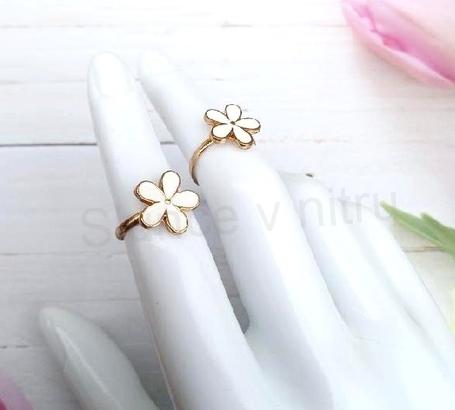 Nastavitelný jemný prsten kytička (BP534)