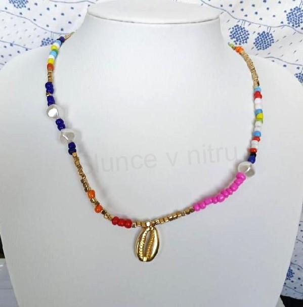 Pestrý perlový choker náhrdelník, řetízek s perlou, mušle (BD951)