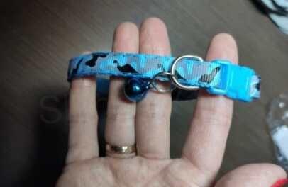 Obojek maskovaný s rolničkou modrý (T24)