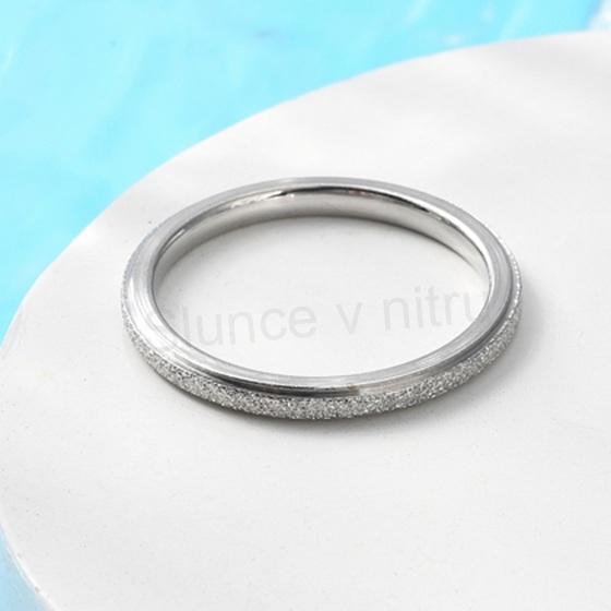 Tenký prsten s texturou nerez oceli 2 mm velikost 17,3 mm (BP548)