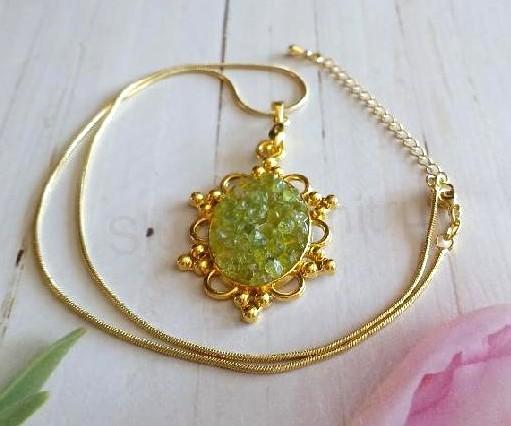 Olivínový náhrdelník na pozlaceném 18k řetízku (X2146)
