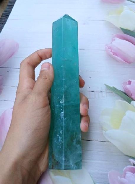 Fluorit broušená špice 200 mm | 548 g (X2158)