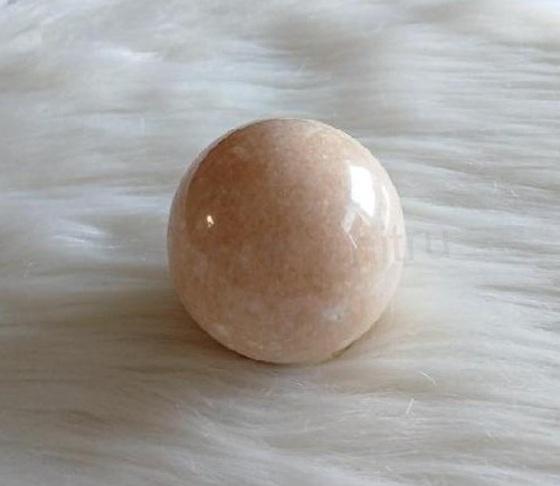 Sluneční kámen koule leštěná 51 mm | 196 g (X2163)