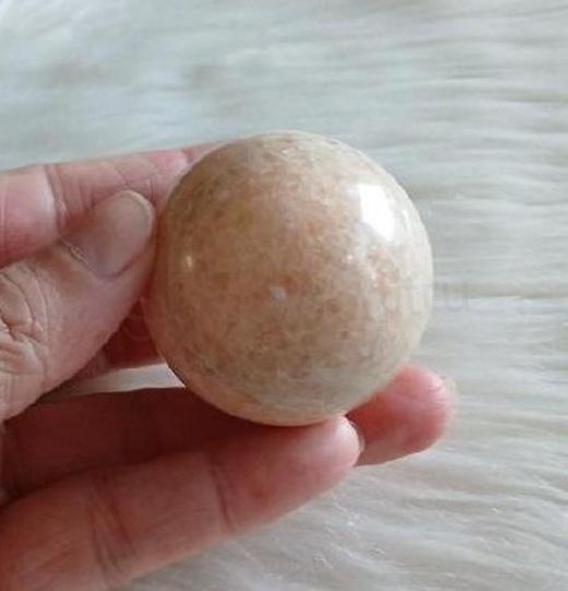 Sluneční kámen koule leštěná 48 mm | 159 g (X2165)